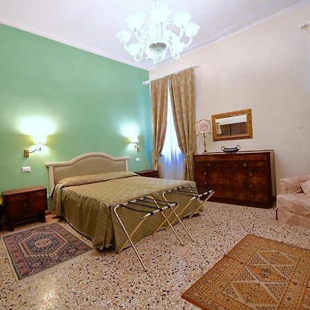 Chandeliers Apartment Венеція Екстер'єр фото