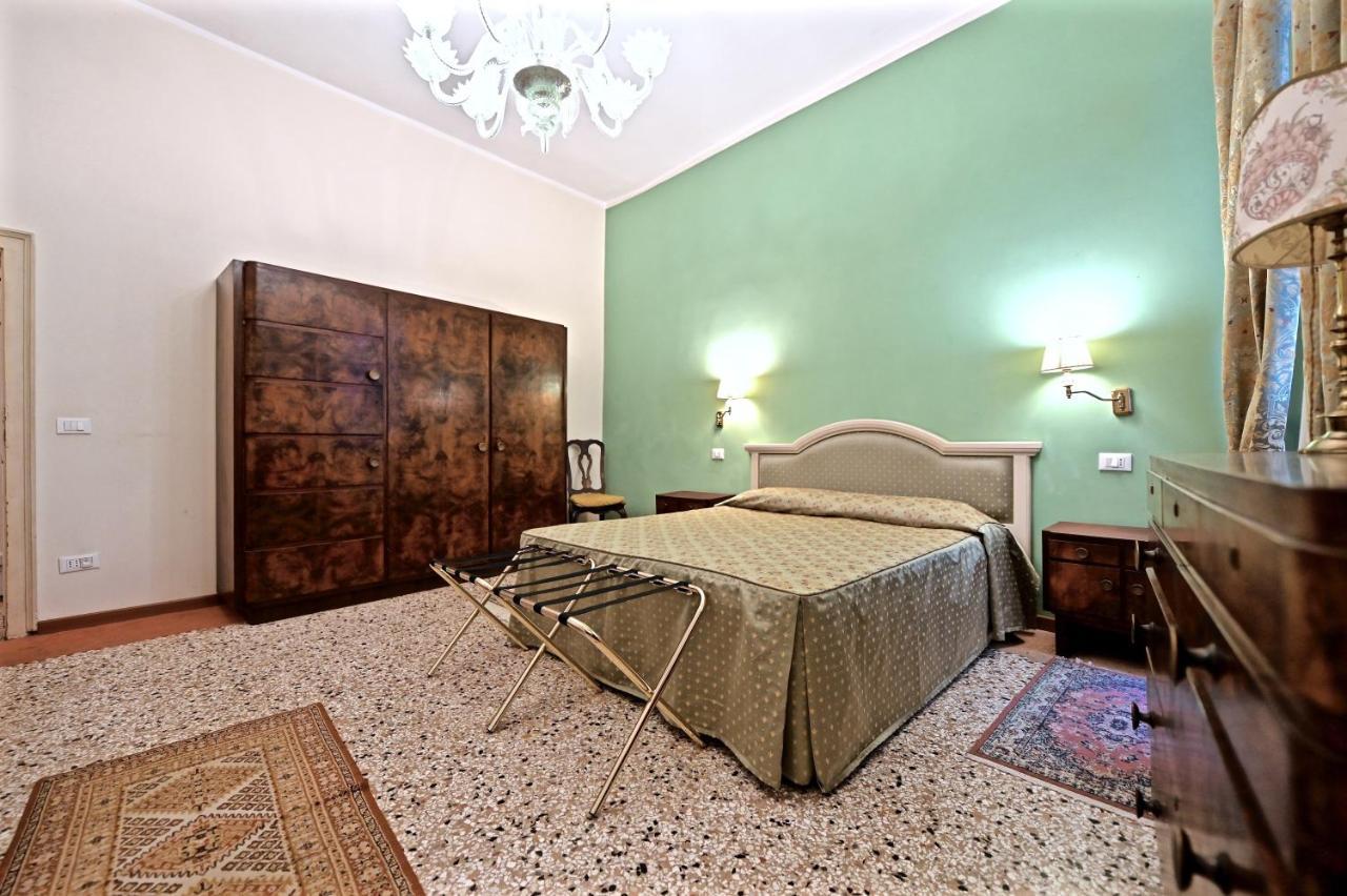 Chandeliers Apartment Венеція Екстер'єр фото